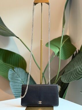 Chanel ‘Caviar Leather Yen Continental Wallet’